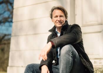 L’Orquestra de València i Marc Albrecht interpreten la “Cinquena” simfonia de Brahms/Shoenberg