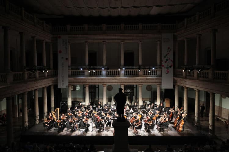 L’Orquestra de València torna al festival Serenates amb un programa romàntic de música francesa i txeca
