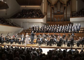 L’Orquestra de València i Liebreich registren “tot venut” amb els Carmina Burana i el Concierto de Aranjuez