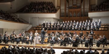 L’Orquestra de València i Liebreich registren “tot venut” amb els Carmina Burana i el Concierto de Aranjuez