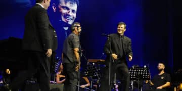 Andrés Valero dirigeix el concert inaugural de la Fira d’Agost de Xàtiva amb Pep Gimeno ‘Botifarra’, Mònica Grau, Pau Chafer i 150 músics de La Primitiva i La Nova