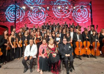 Ainhoa Arteta, Montserrat M. Caballé y Luis Santana triunfan en Requena ante más de 900 personas