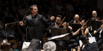 La Orquestra de la Comunitat Valenciana visita Torrent, Llíria y Cullera con James Gaffigan como director musical