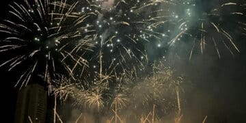 València oferirà dos espectacles pirotècnics per a celebrar el Dia de la Comunitat, la Nit de Llum del dia 8 i la mascletà del 9 d’Octubre