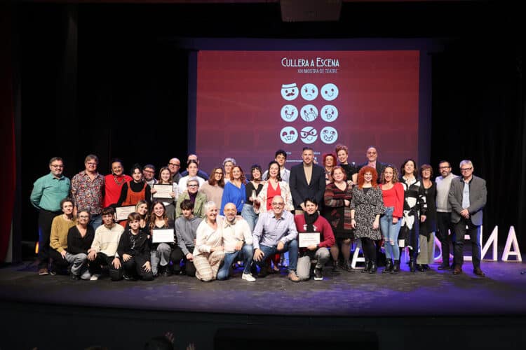 ‘Mil amaneceres’ i ‘Mai oblidem’ triomfen en la XXI Mostra de Teatre de Cullera