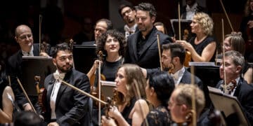 Francisco Coll estrena el encargo de Les Arts, “Ciudad sin sueño”, y con otras obras de Ravel, Franck, de la mano de James Gaffigan