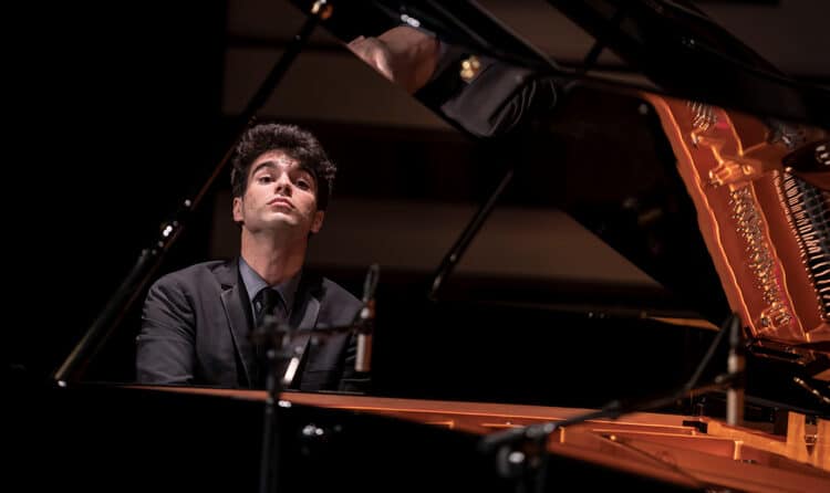 El Premi Iturbi de piano registra 200 sol•licituds, la major de la seua història