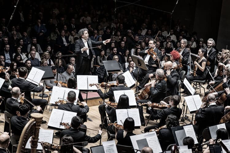 El Palau de la Música va viure l’emoció per la Dana de la mà de Gustavo Dudamel