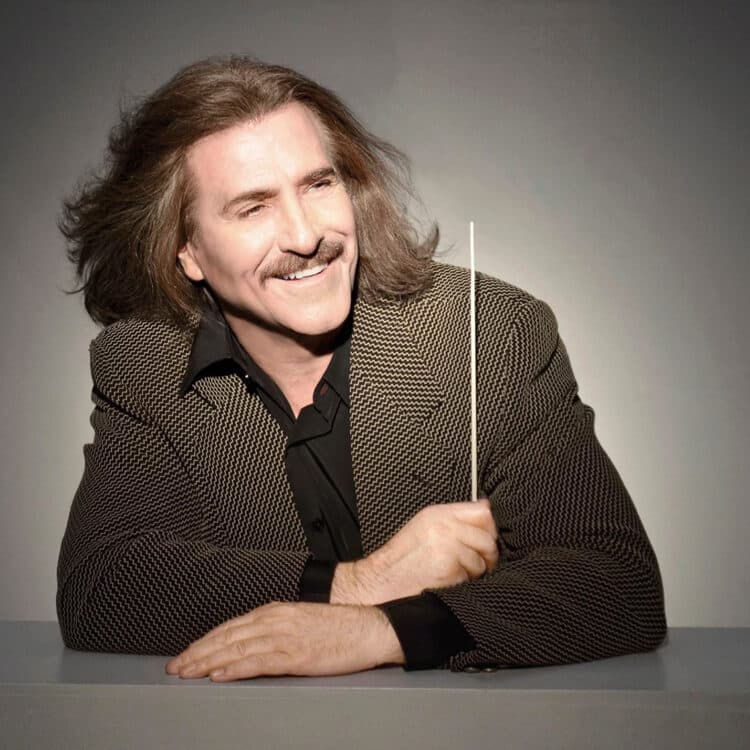 El Palau de la Música acullirà un concert solidari de Luis Cobos amb la Primitiva de Llíria
