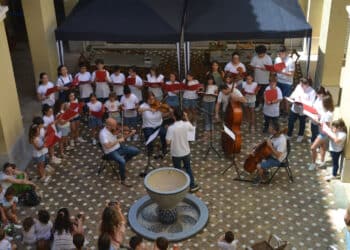 L’Artística Manisense reuneix a 400 persones per a disfrutar de música, tallers i art en la Jornada de Portes Obertes