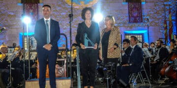 Llíria, la Ciutat de la Música, reconeix la trajectòria de la directora Beatriz Fernández