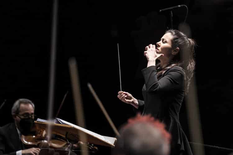 El Palau de la Música se suma al 8M amb un concert de l’Orquestra de València dirigida per Virginia Martínez