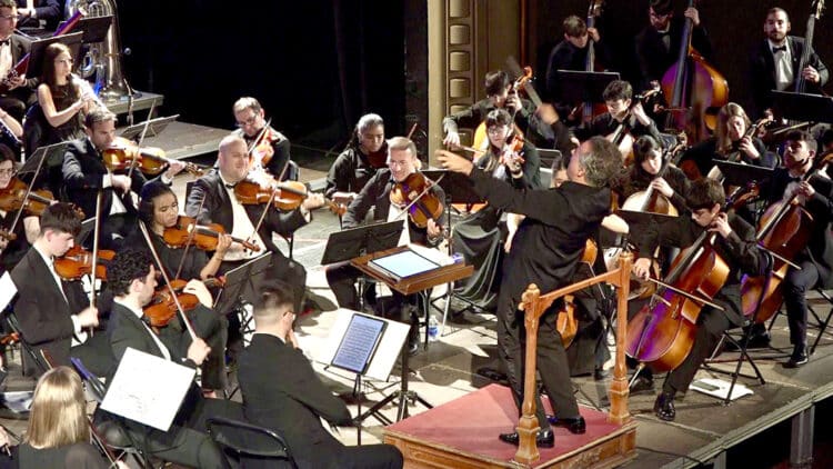 La Orquesta Filarmónica de Requena ofrecerá 10 conciertos con prestigiosos músicos y artistas en su 20º aniversario
