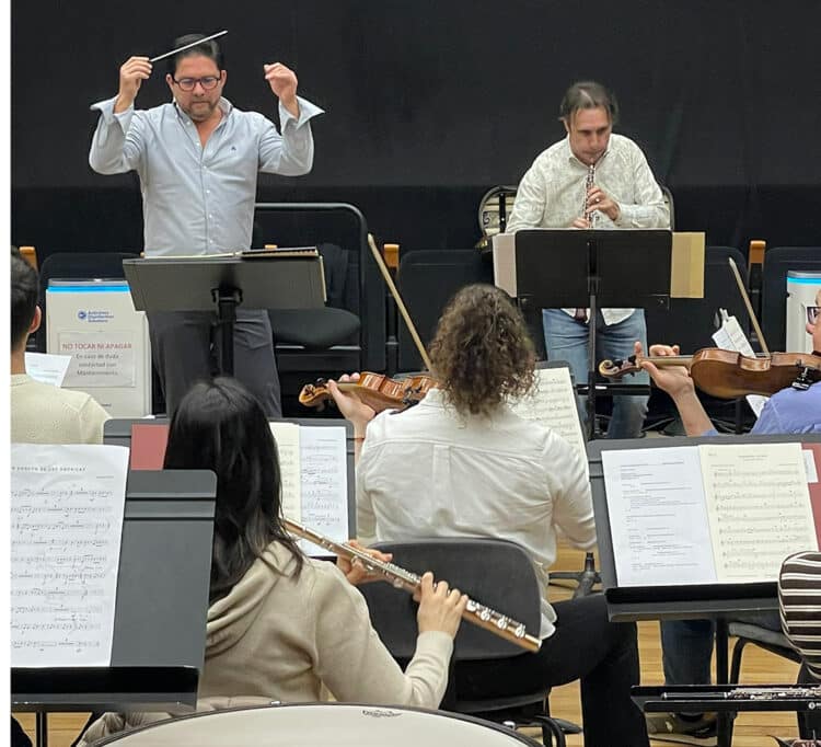 Els Solistes de l’OV i Roberto Turlo interpreten el Concert per a oboé de Lebrun i exploren l’essència de la música mexicana