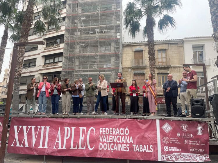 Llíria s’ompli de germanor amb el XXVII aplec de la Federació Valenciana de Dolçainers i Tabaleters