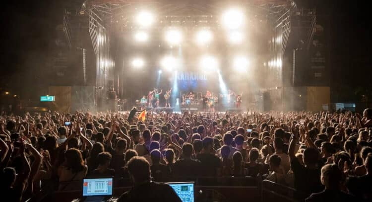 ‘Jardins del Palau’ de la Gran Fira de València inclou un any més folklore, música i focs artificials
