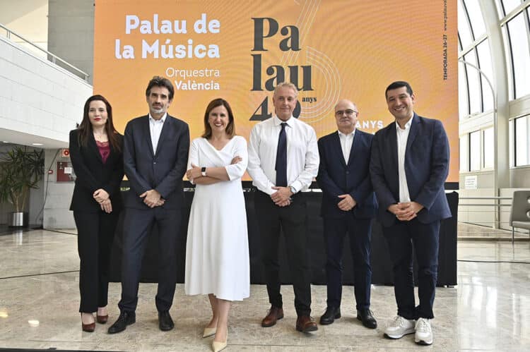 Nova temporada del Palau de la Música que celebra el 40é aniversari amb vora 60 grans concerts i la renovació d’Alexander Liebreich