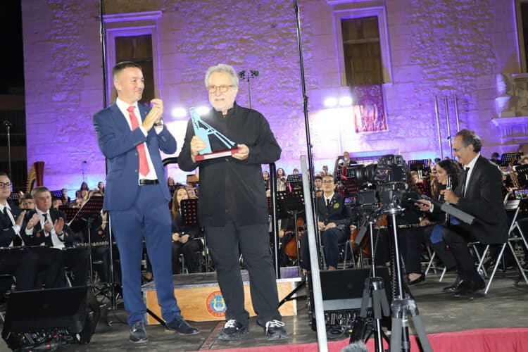 Llíria, Ciutat de la Música, homenatja el reconegut director d’orquestra Josep Pons en el Concert de Bandas
