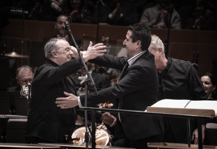Javier Eguillor lleva el virtuosismo valenciano a Madrid con la música de Óscar Navarro